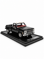GMC Sierra 1979 Limited Editon Scale 1:18 Black White