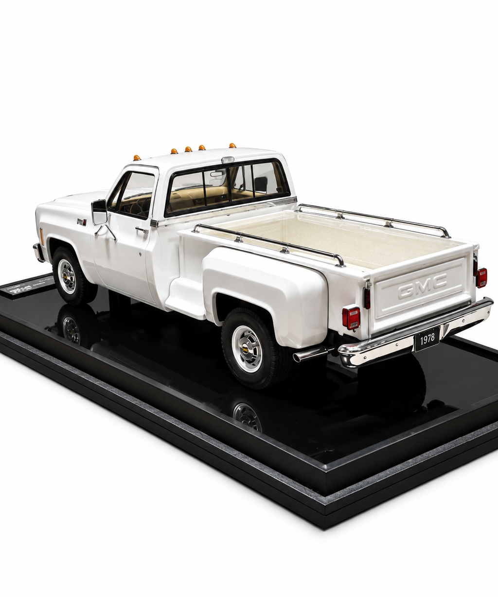 GMC Sierra 1979 Limited Editon Scale 1:18 White