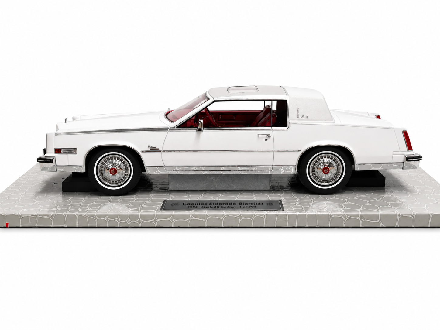Cadillac Eldorado Biarritz 1980 White 1/18