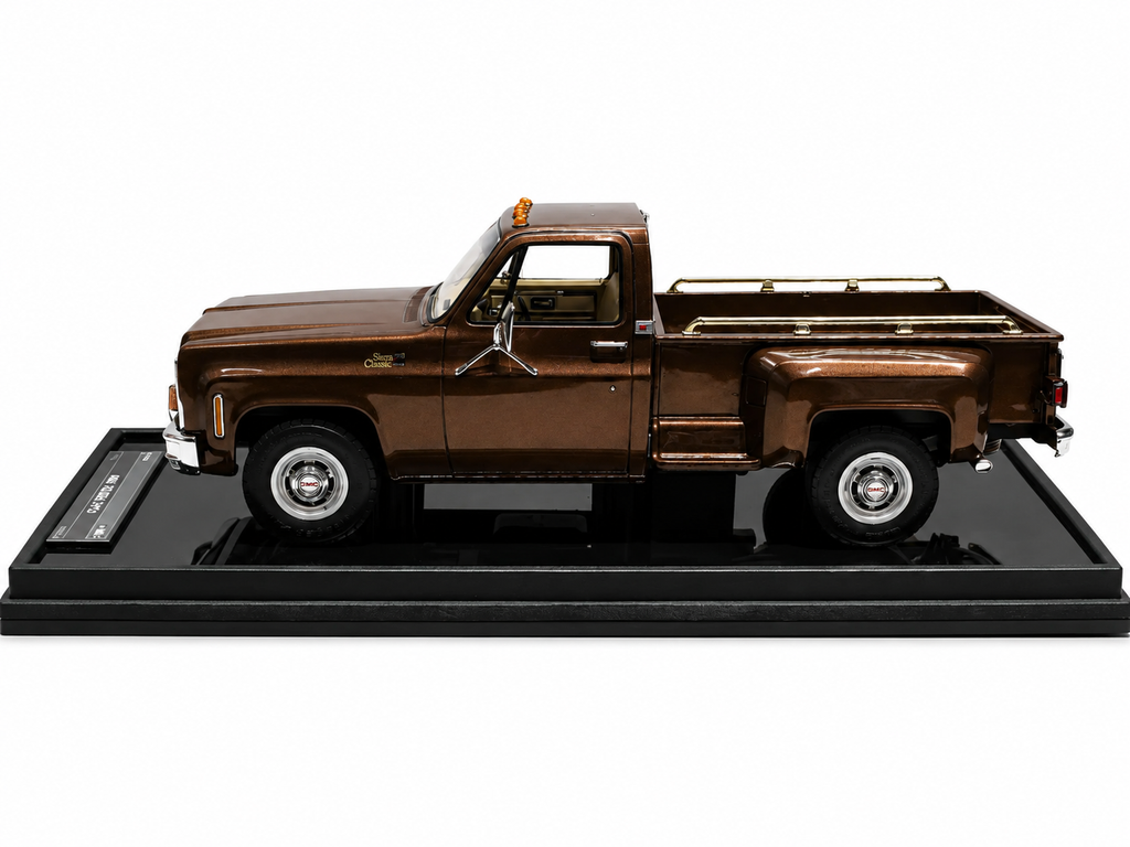 GMC Sierra 1979 Scale 1:18 Brown