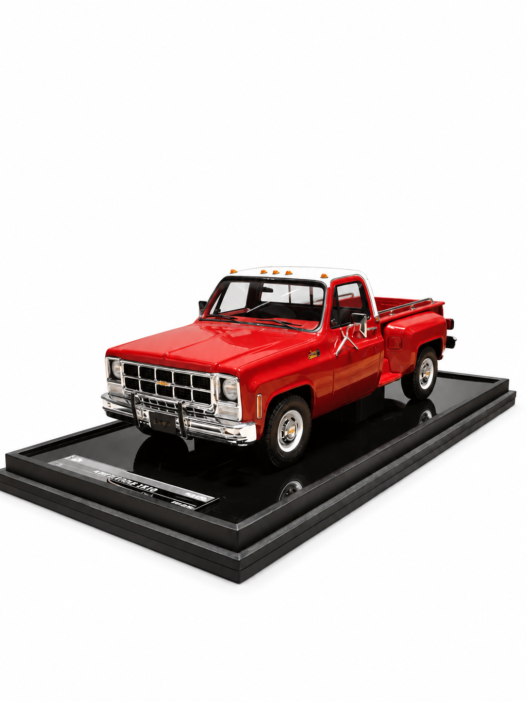 GMC Sierra 1979 Limited Editon Scale 1:18 Red White