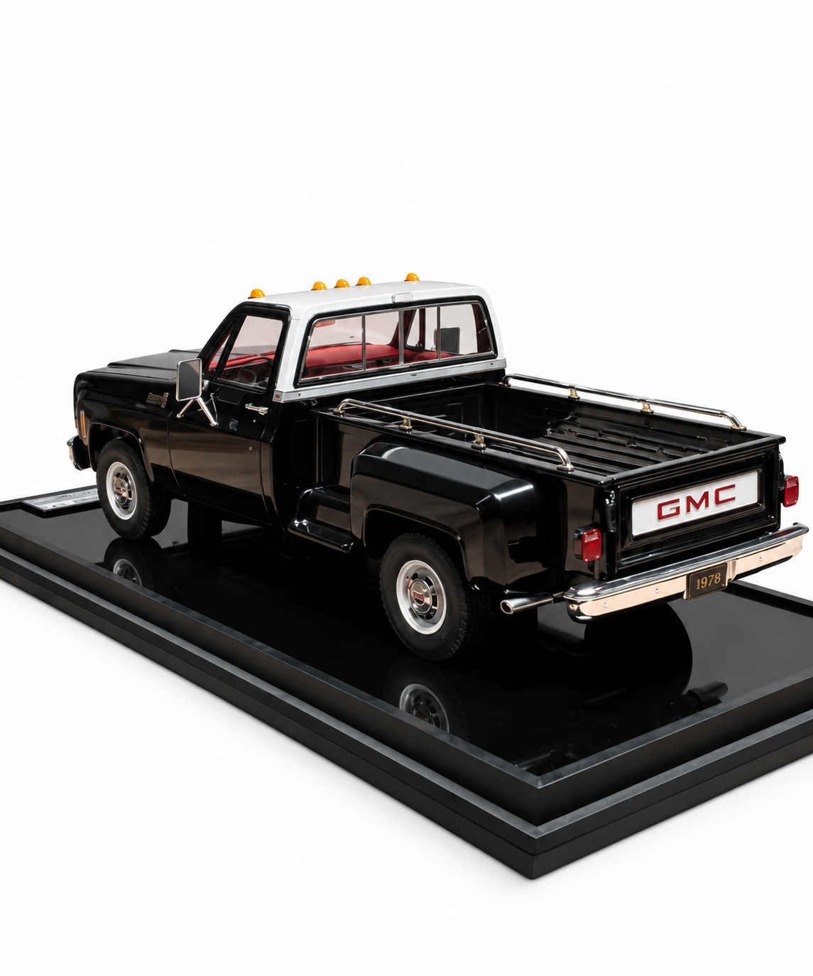 GMC Sierra 1979 Limited Editon Scale 1:18 Black White