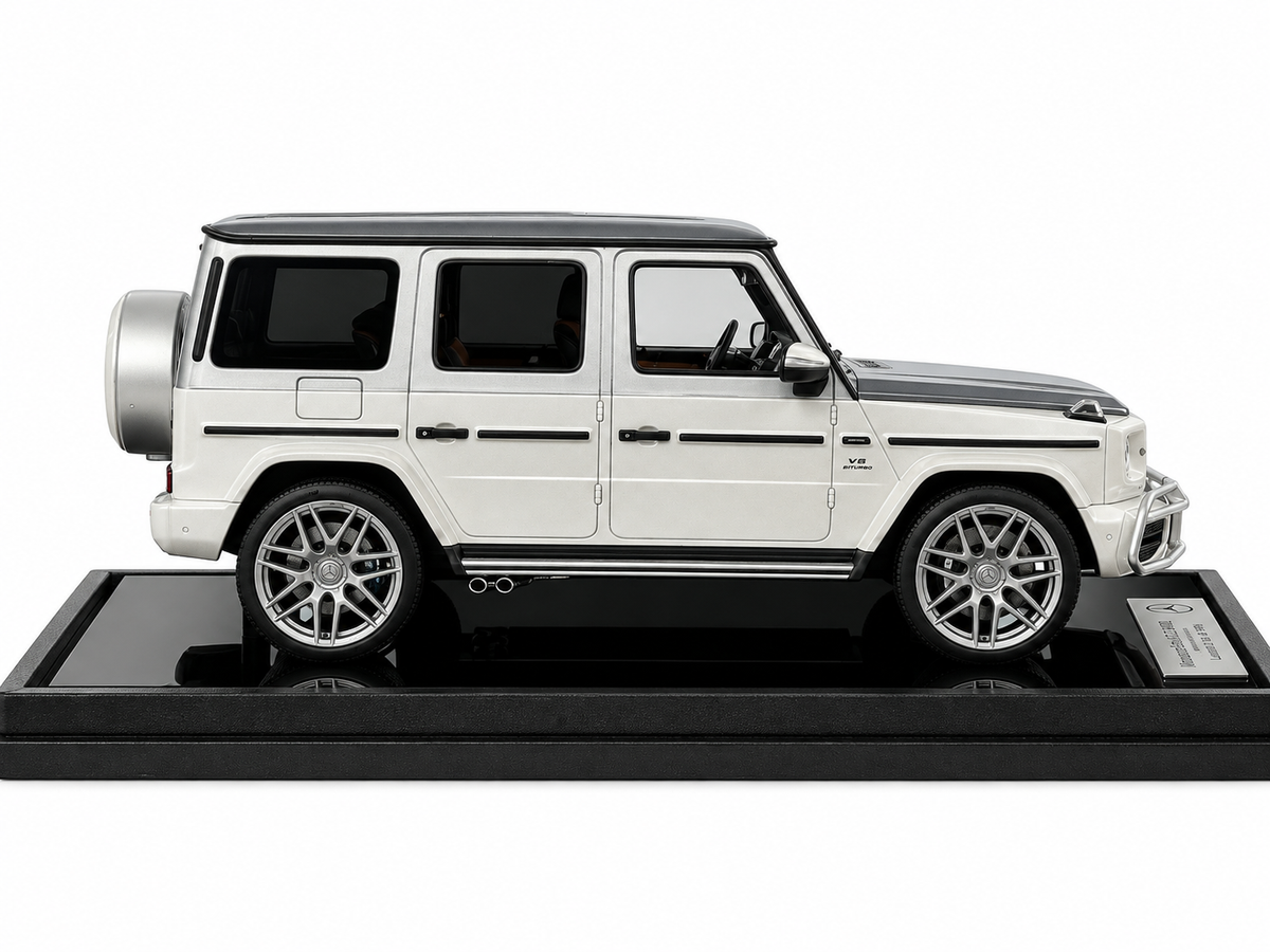 1/18 Resin Mercedes-Benz AMG G 63 UAE Golden Jubilee Edition – Motor Helix (White/Silver)
