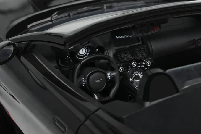 Aston Martin V12 Vantage Roadster