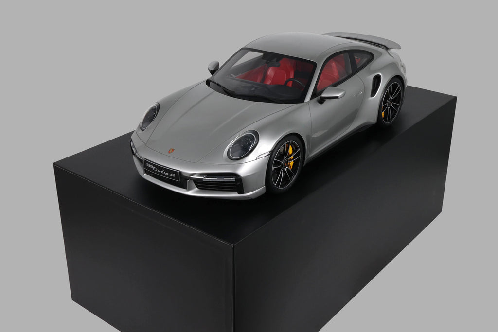 Porsche 911 (992.1) Turbo S 1/8 GT Spirit