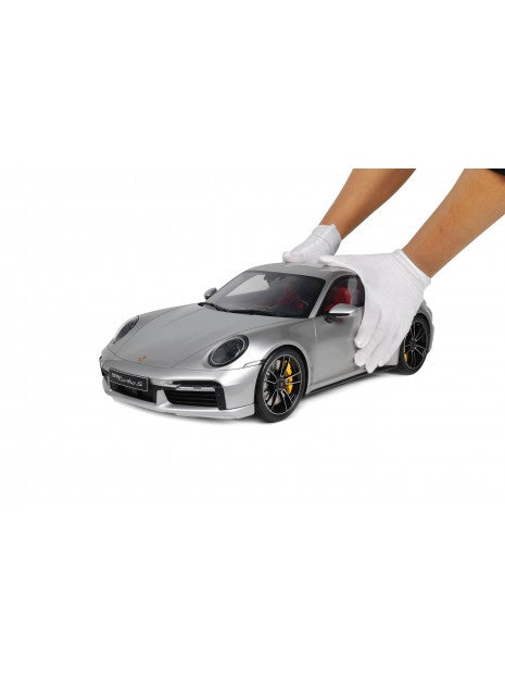 Porsche 911 (992.1) Turbo S 1/8 GT Spirit