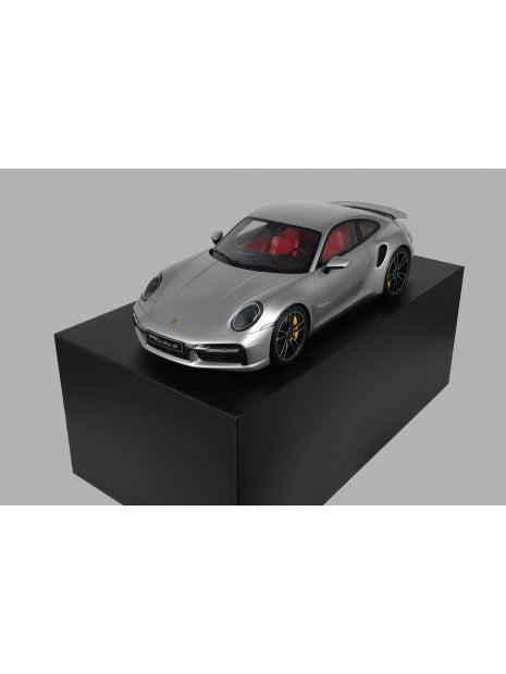 Porsche 911 (992.1) Turbo S 1/8 GT Spirit