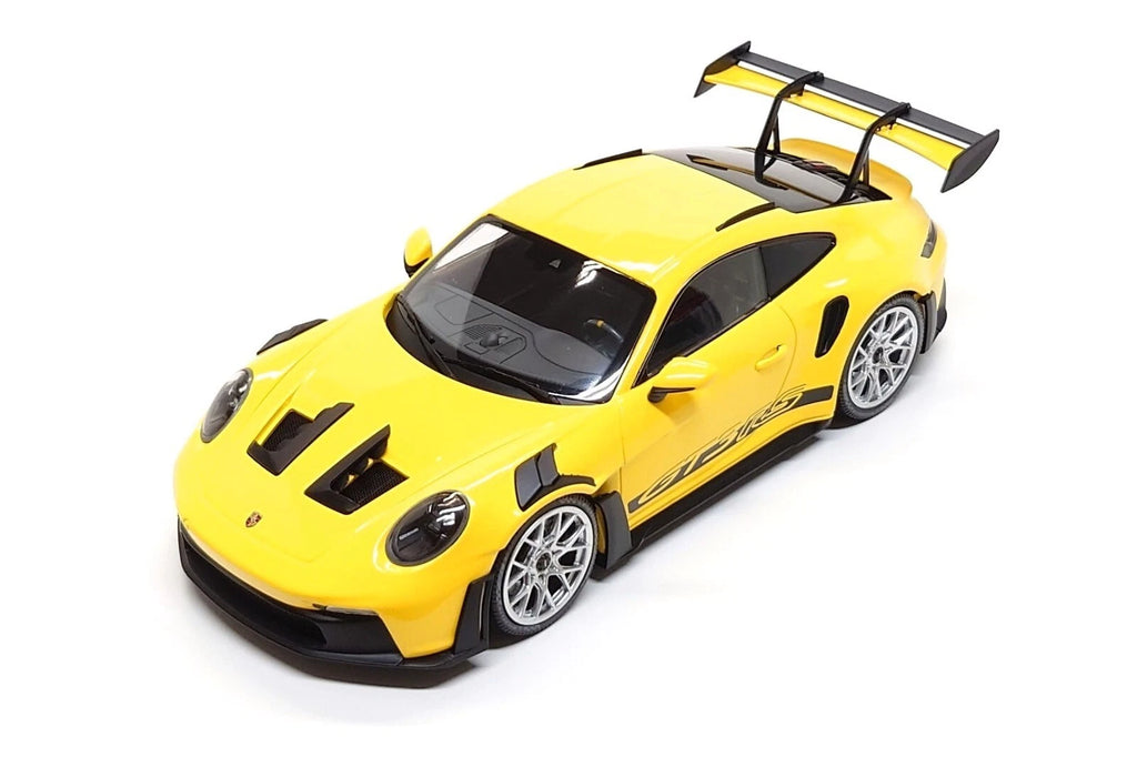 Minichamps 1:18 Porsche 911 GT3 RS (992) in Racing Yellow / Silver Wheels