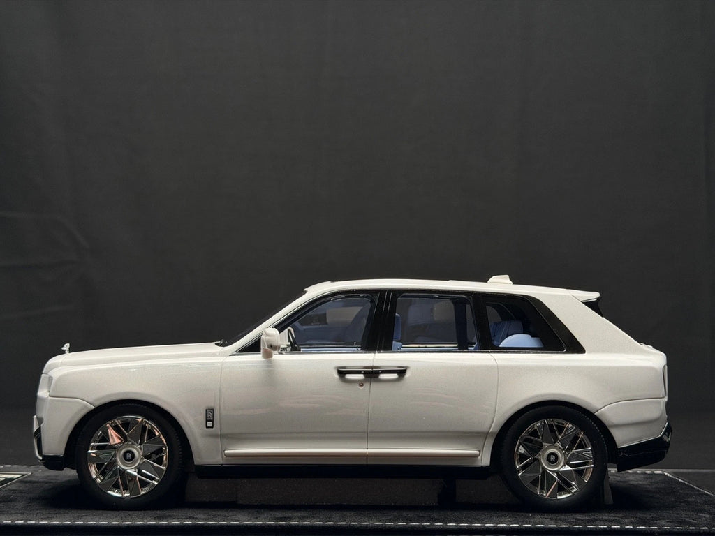 Rolls Royce Cullinan Series II (White) [H&H] 1/18 scale