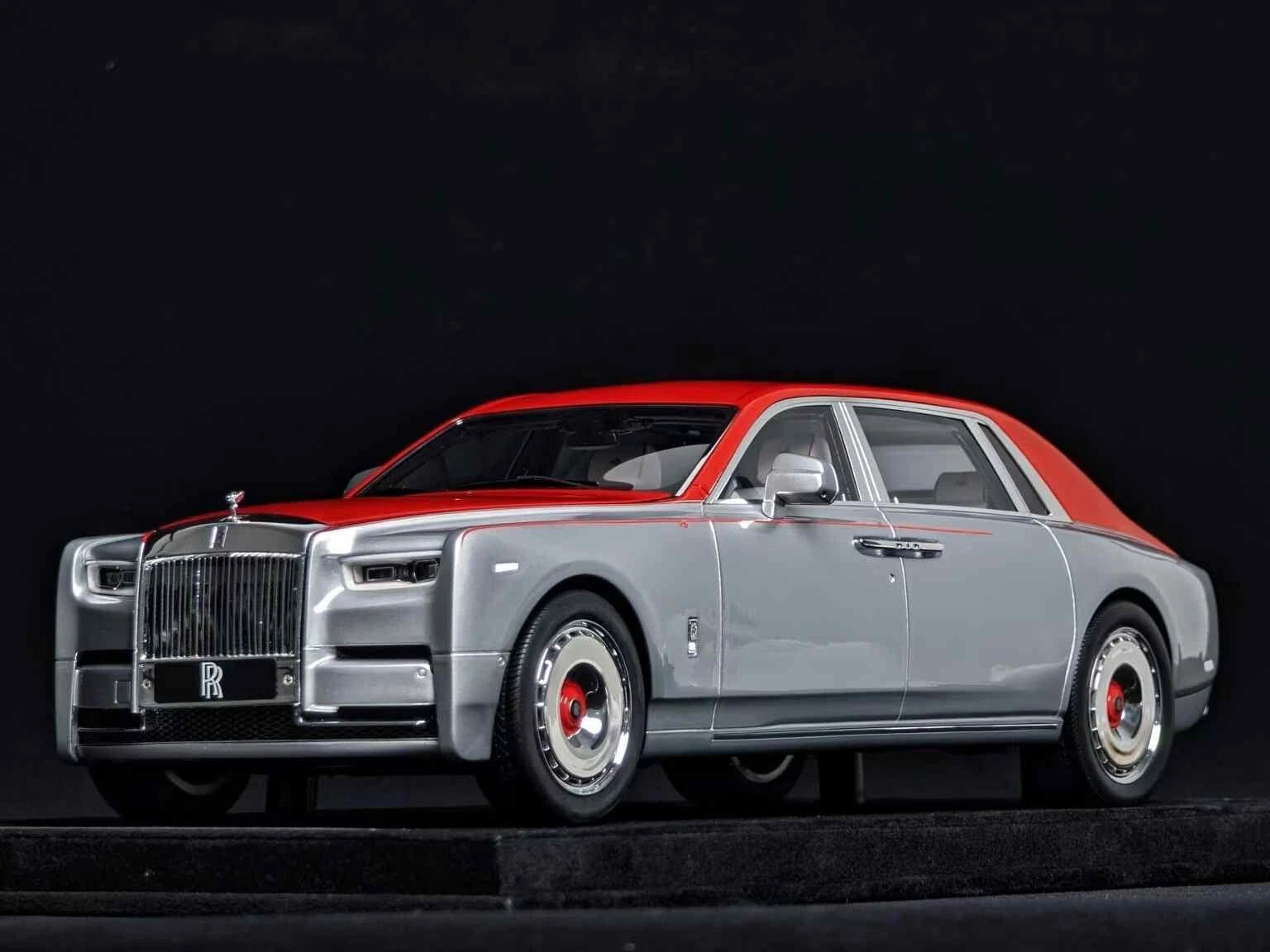 Rolls Royce Phantom Long Wheelbase Series II (Silver) [Henson&Heaven] 1/18 scale