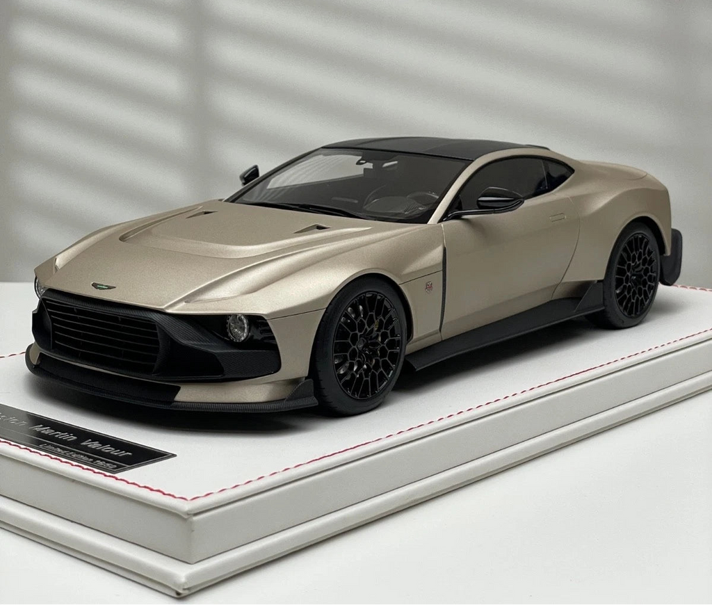 Aston Martin Valour – Runner Verdant Jade - Limited 50 pcs 1/18 Resin