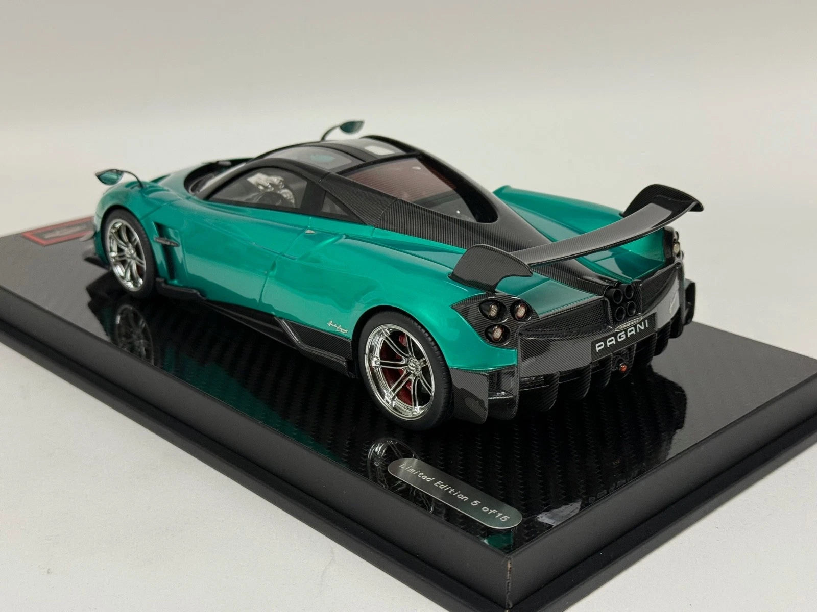 Preorder 1/18 YY model Pagani Huayra BC Coupe in peacock Green Carbon Base AB491
