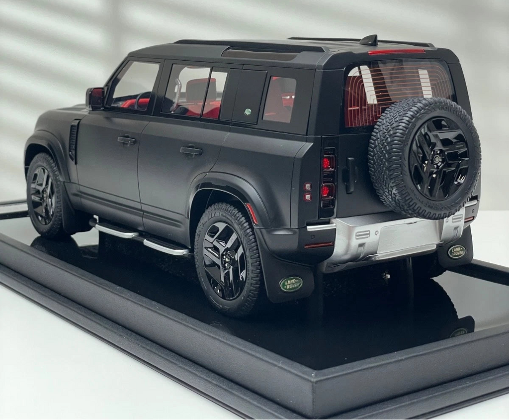 Land Rover Defender (Matte Black/ Red Interior) [OEM EXCLUSIVE] 1:18 scale Motorhelix