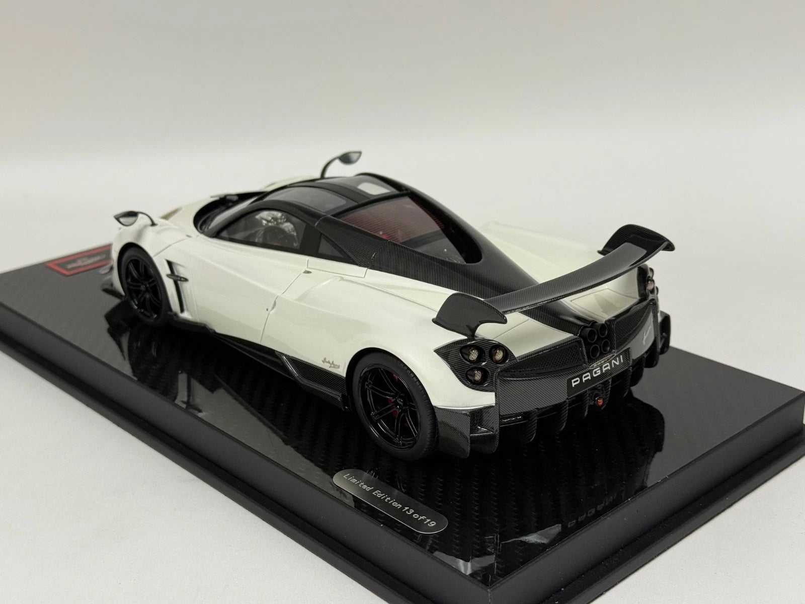 1/18 YY model Pagani Huayra BC Coupe in White Black wheels on Carbon Base AB494