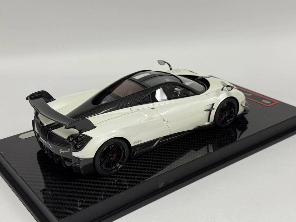 1/18 YY model Pagani Huayra BC Coupe in White Black wheels on Carbon Base AB494
