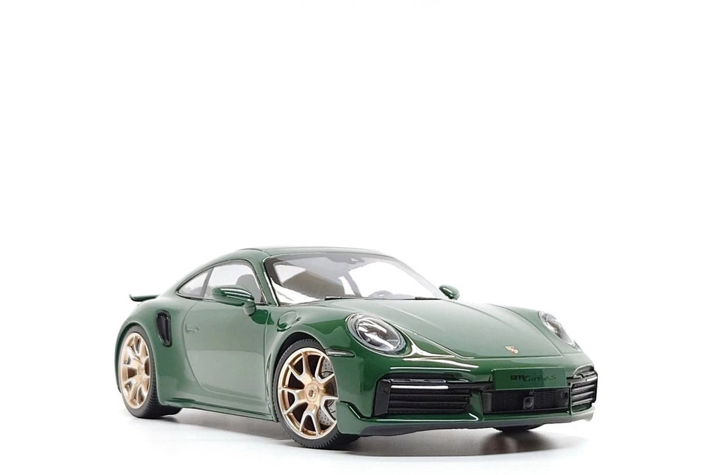 Porsche 911 (992) Turbo S Coupe Sport 2024 green / golden rims 1:18 Minichamps