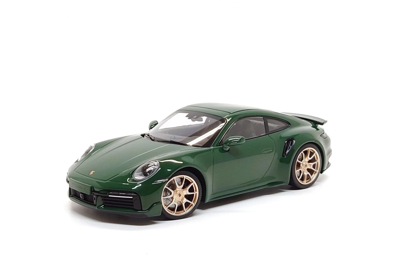 Porsche 911 (992) Turbo S Coupe Sport 2024 green / golden rims 1:18 Minichamps