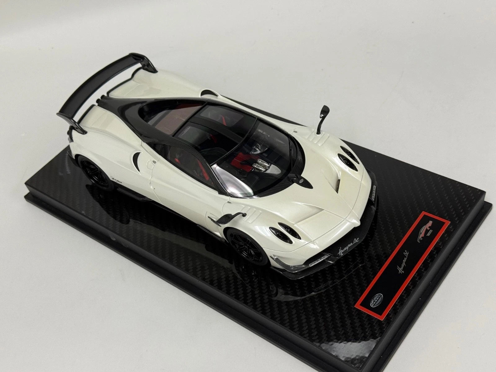 1/18 YY model Pagani Huayra BC Coupe in White Black wheels on Carbon Base AB494