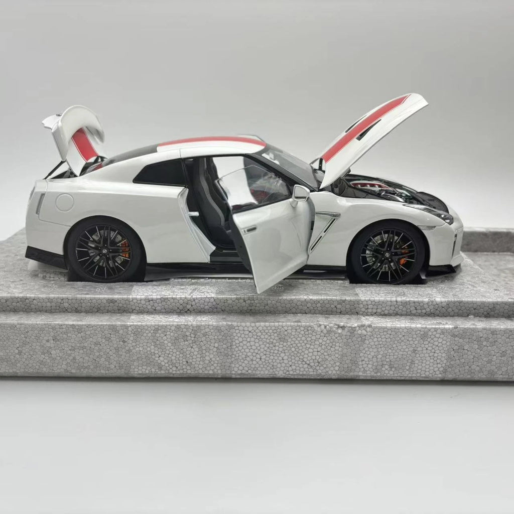 1/18 Nissan GTR R35 50th Anniversary Edition Alloy Openable Car Model MotorHelix