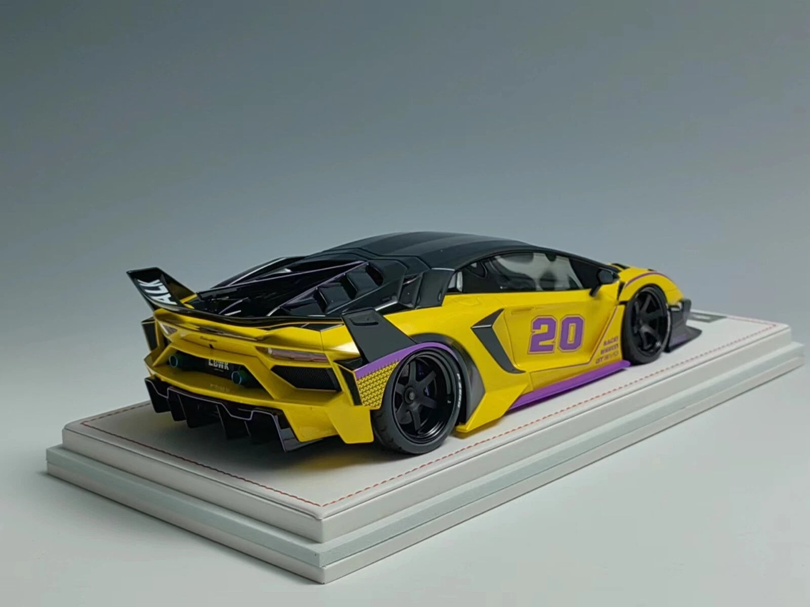 1/18 Ivy Models Lamborghini Aventador GT EVO Liberty walk Yellow Leather Base