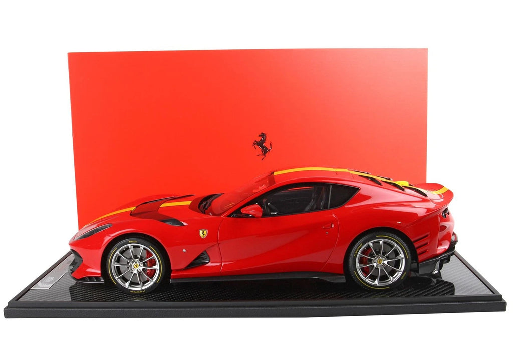 Ferrari 812 Competizione Yellow stripe Rosso Corsa 322 - yellow tire 1/12