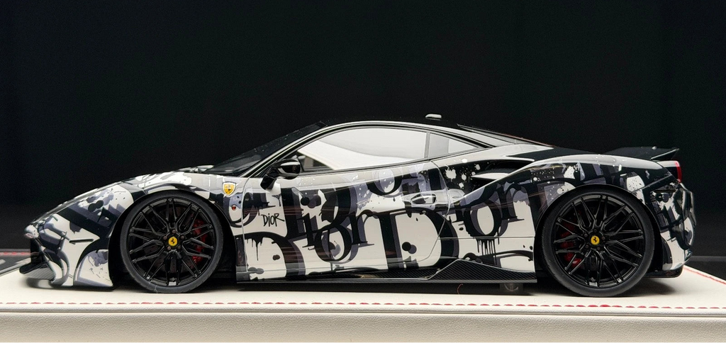Ferrari 488 GTB NOVITEC (Dior Edition) [Davis & Giovanni] 1/18 scale
