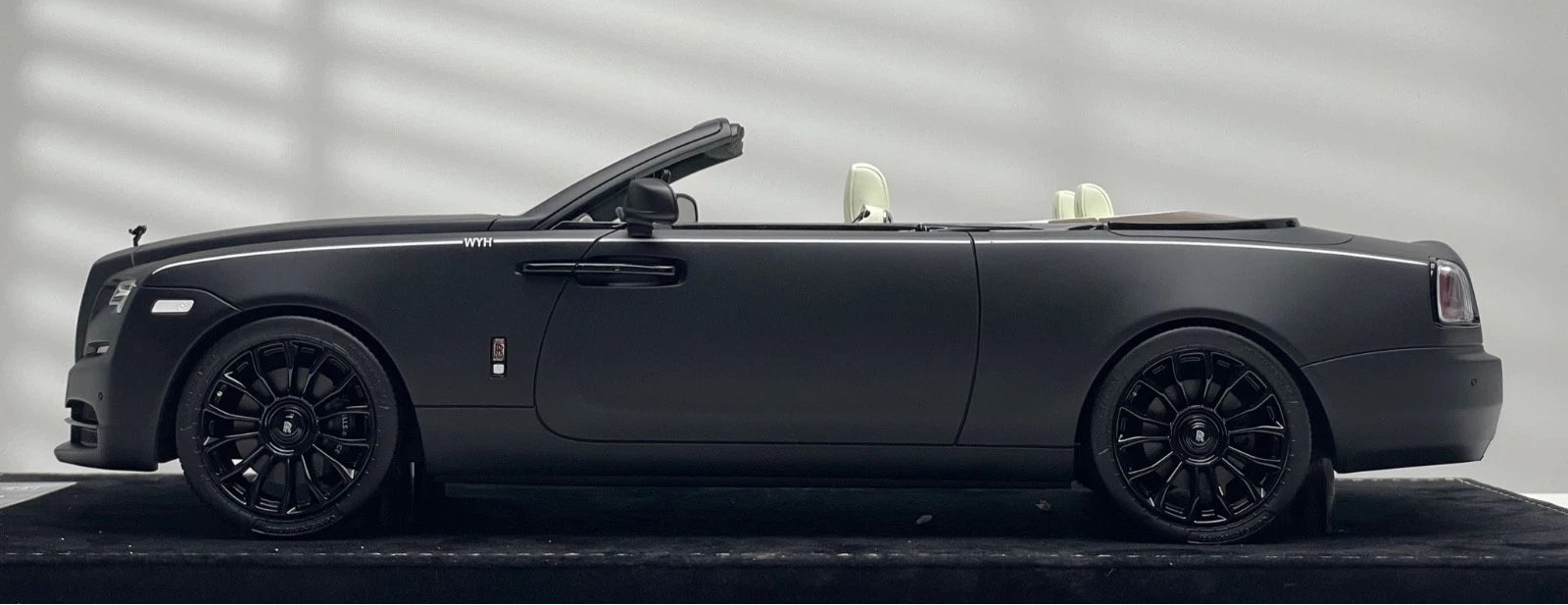 Rolls Royce Dawn (Matte Black) [Henson&Heaven] 1/18 scale