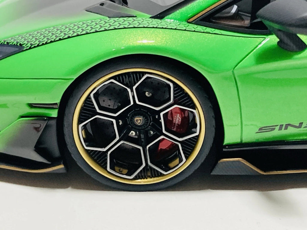 1:18 Davis & Giovanni, Lambo Aventador SVJ, Green w/gold accents