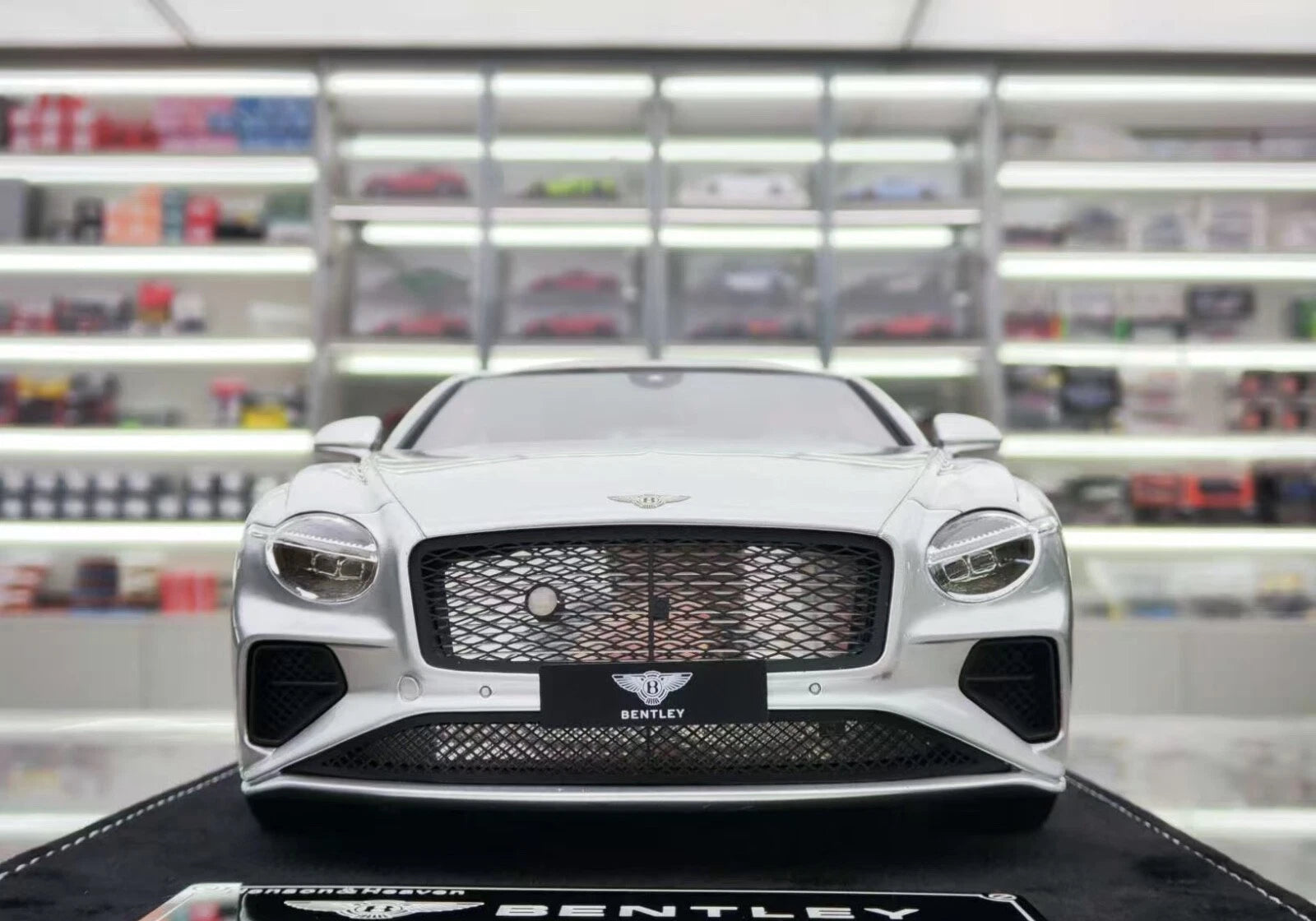 Bentley Continental GTS (Chrome Silver) [Henson&Heaven] 1/18 scale