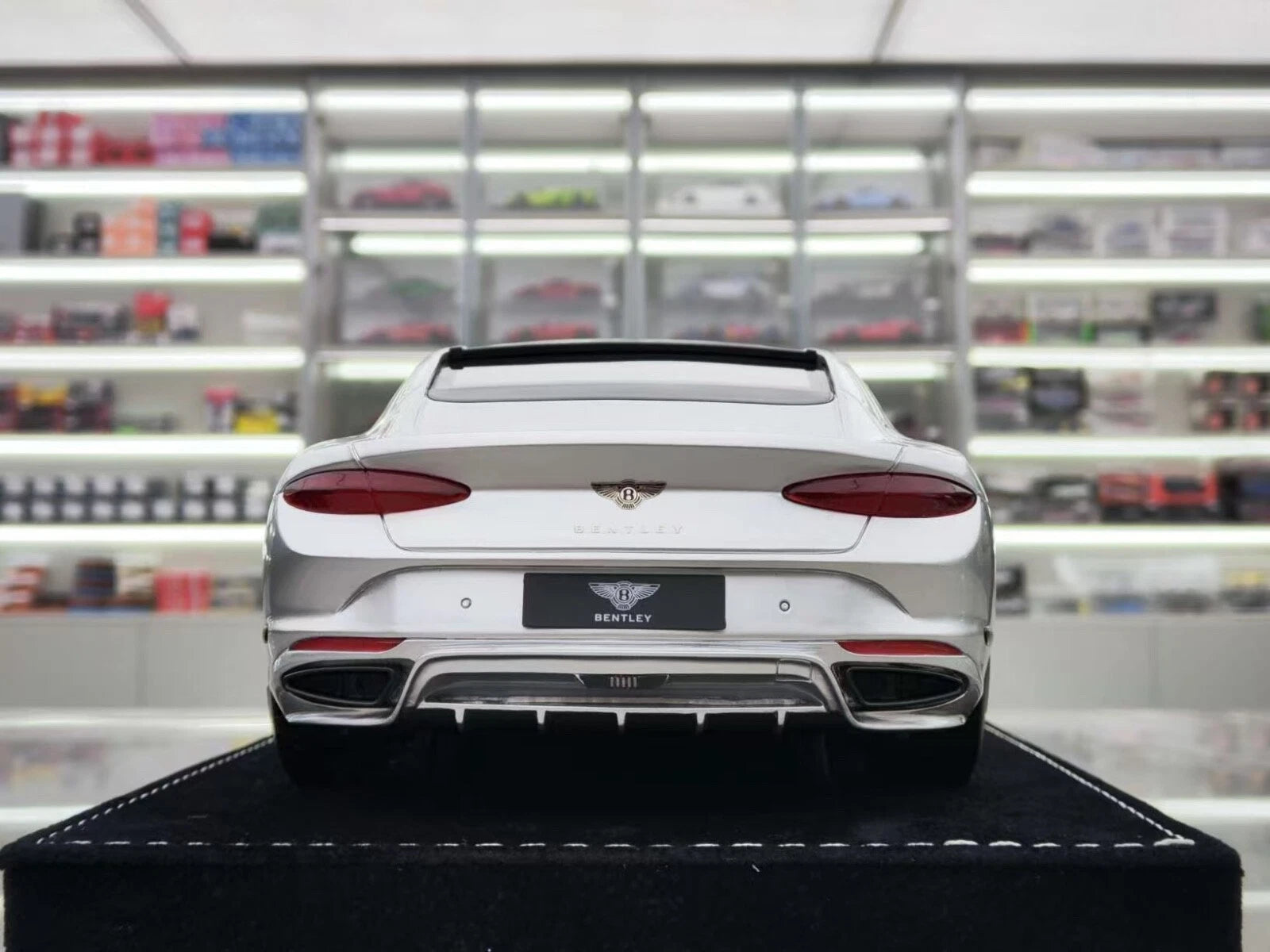 Bentley Continental GTS (Chrome Silver) [Henson&Heaven] 1/18 scale