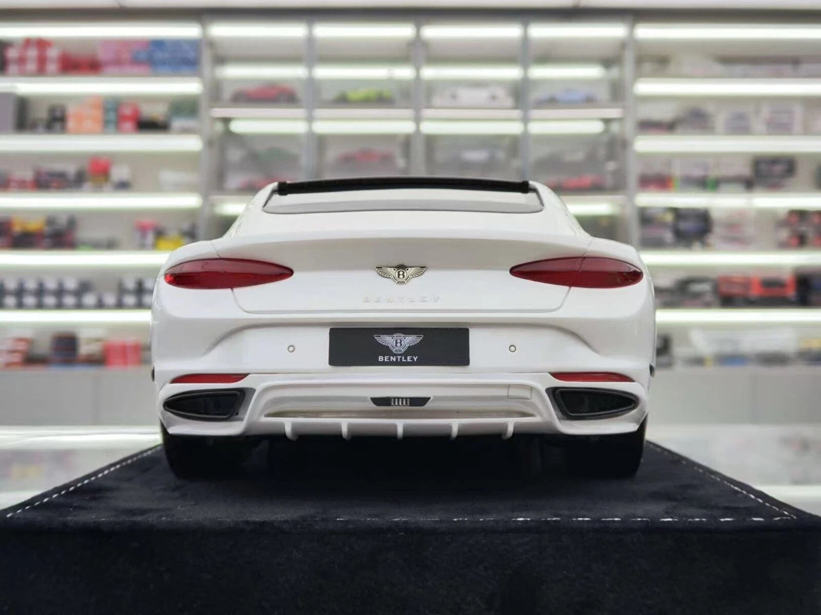 Bentley Continental GTS (Chrome Silver) [Henson&Heaven] 1/18 scale