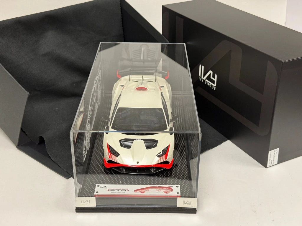1/18 IVY Lamborghini Huracan STO White Red Accent Carbon