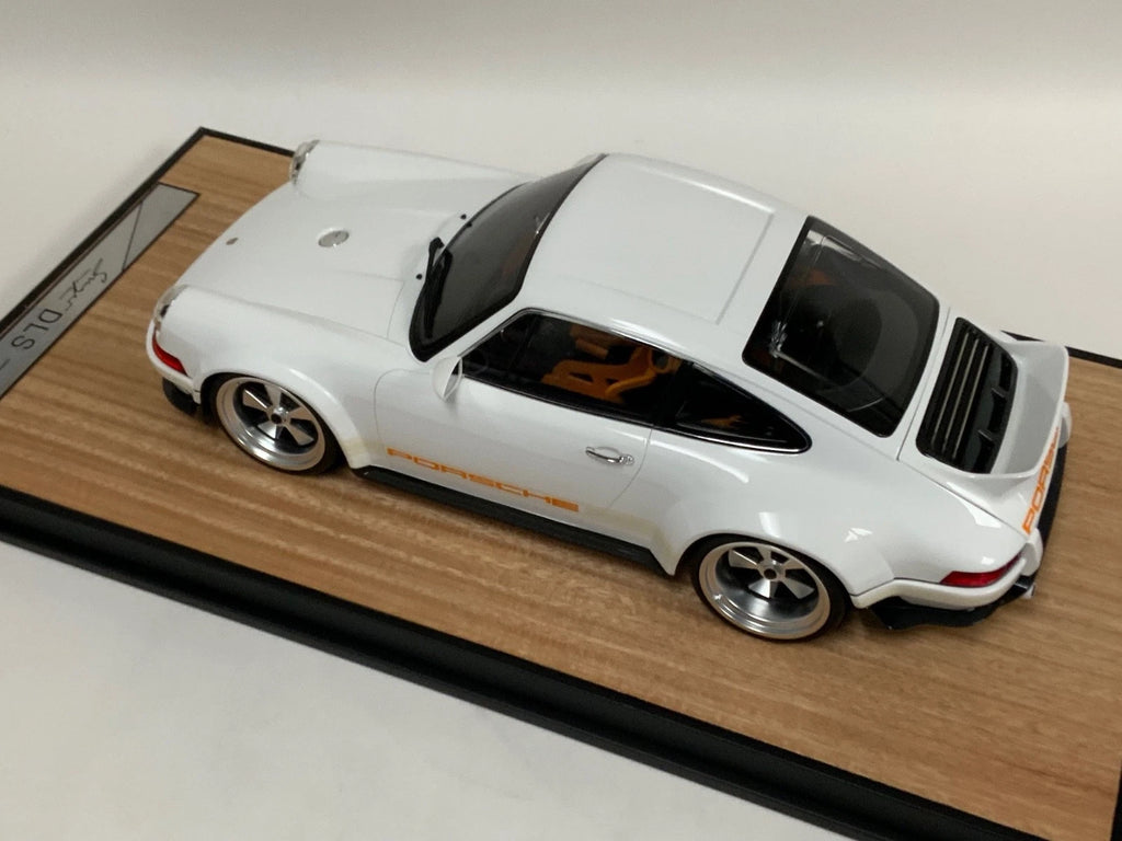 Porsche 911 Singer DLS Gloss White Wood Base 40 pcs IVY model of the  1/12 scale