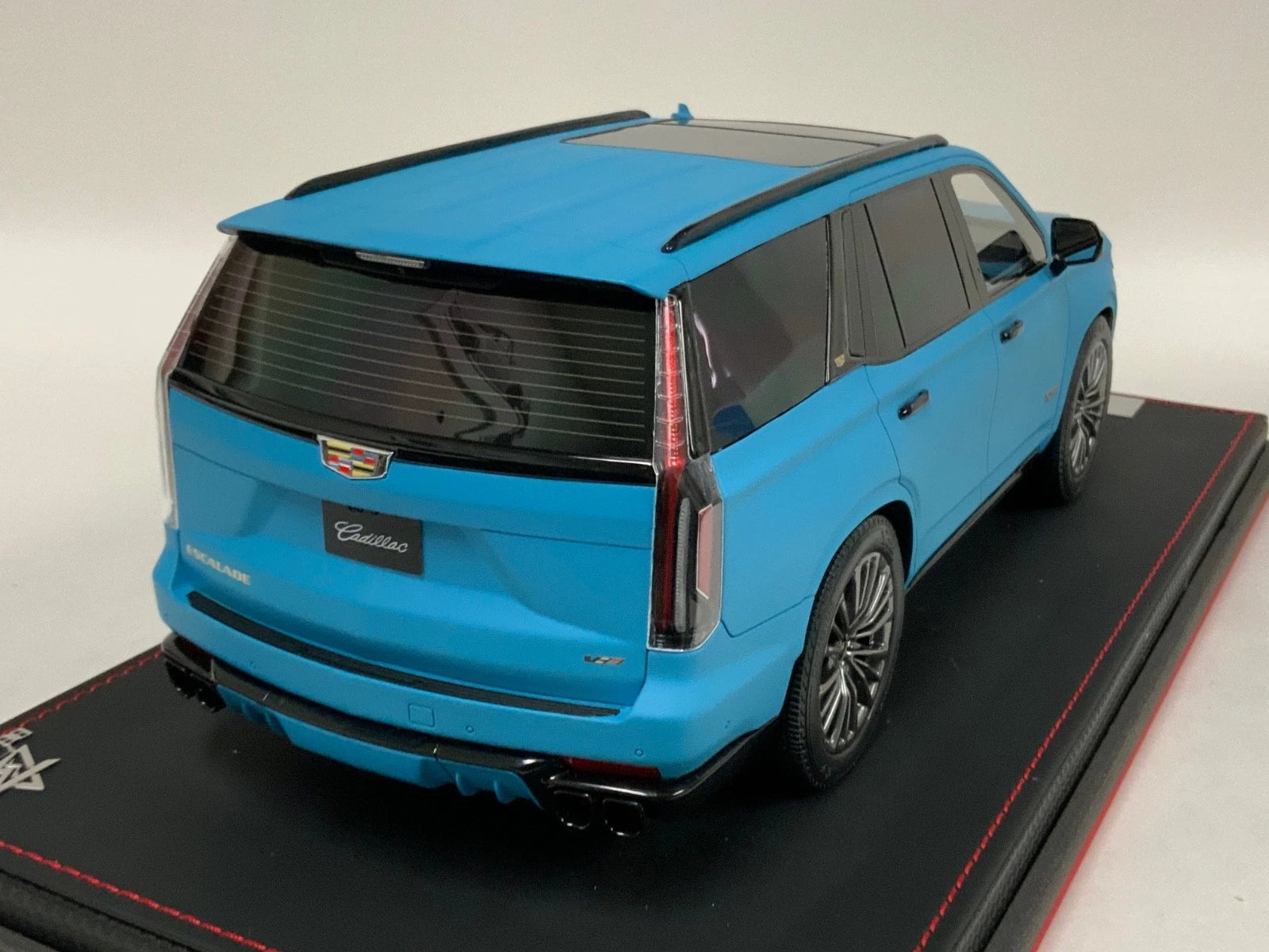 1/18 BBA Models Cadillac Escalade V series 2022 in Matte Blue on Leather Base