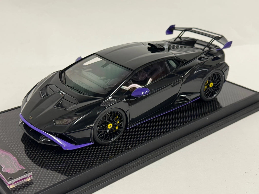 1/18 IVY Lamborghini Huracan STO Black Purple Accent Carbon Base