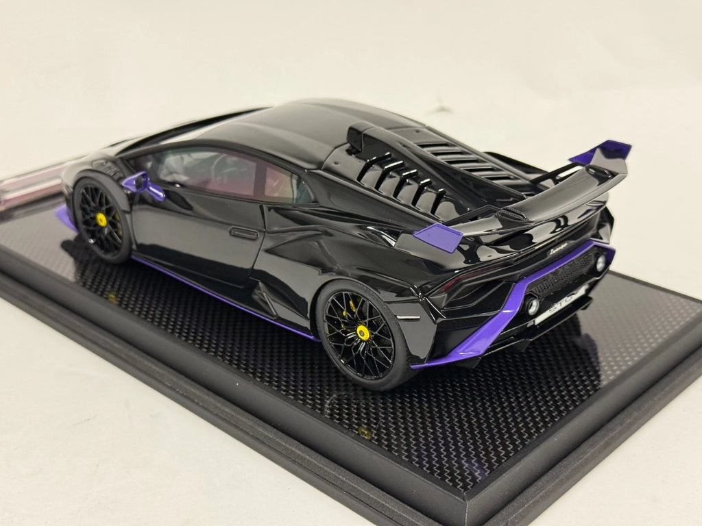 1/18 IVY Lamborghini Huracan STO Black Purple Accent Carbon Base