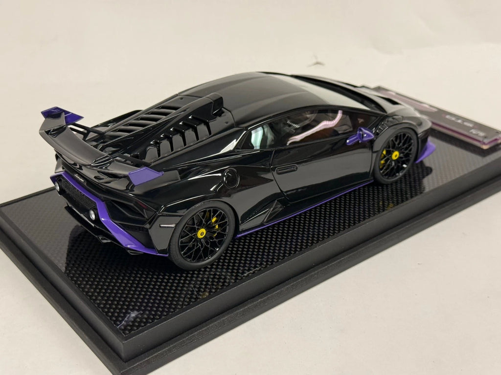 1/18 IVY Lamborghini Huracan STO Black Purple Accent Carbon Base