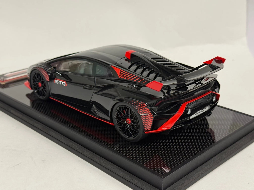 1/18 IVY Lamborghini Huracan STO Black Red accent Carbon Base