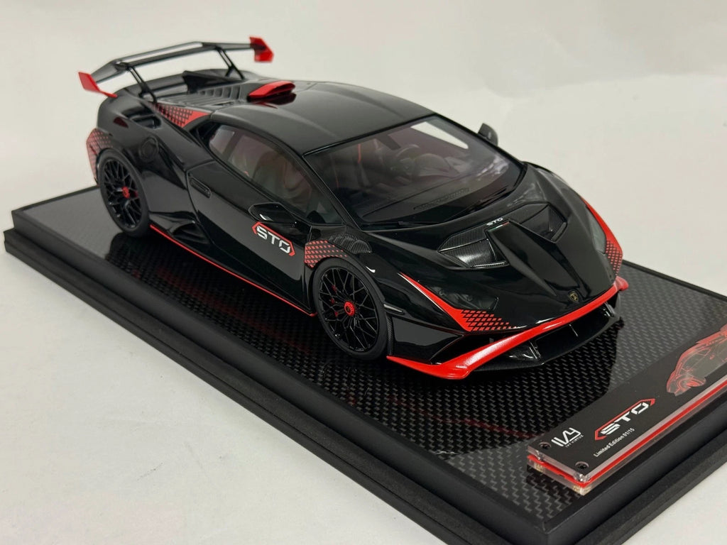 1/18 IVY Lamborghini Huracan STO Black Red accent Carbon Base