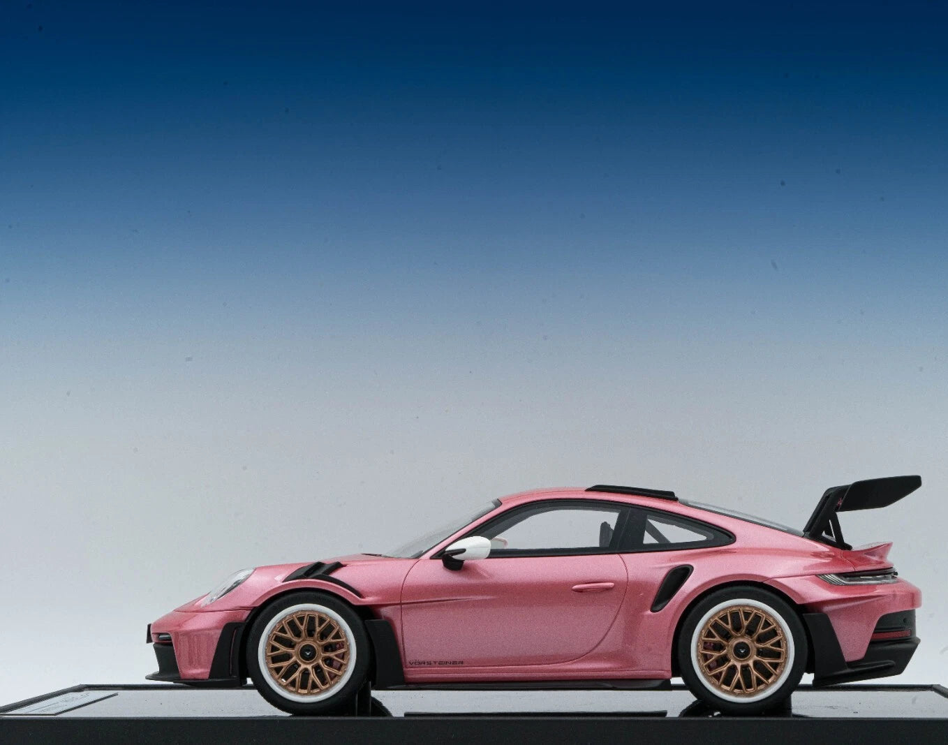 1/18 Timothy & Pierre Porsche 911 (992) GT3 RS Light Pink