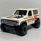 Hot Wheels 2023 #20 Nissan Patrol Custom 1/64
