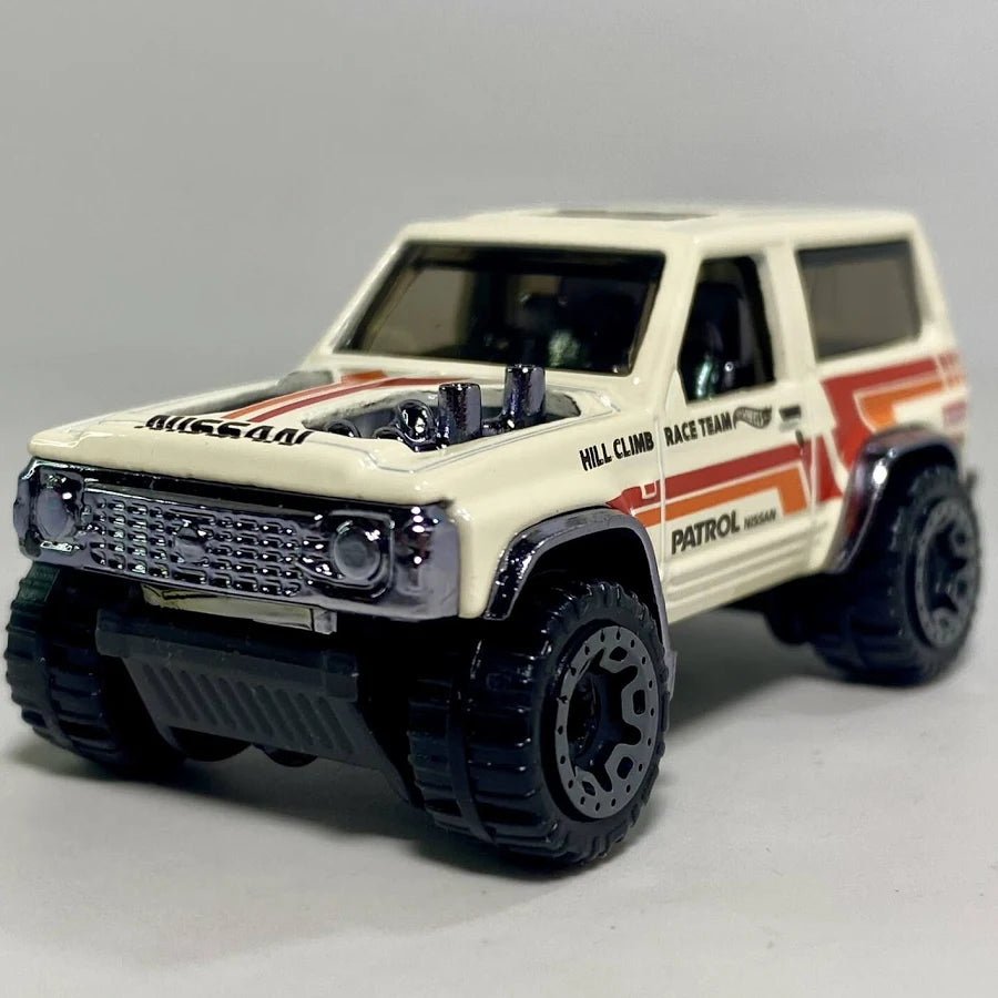 Hot Wheels 2023 #20 Nissan Patrol Custom 1/64
