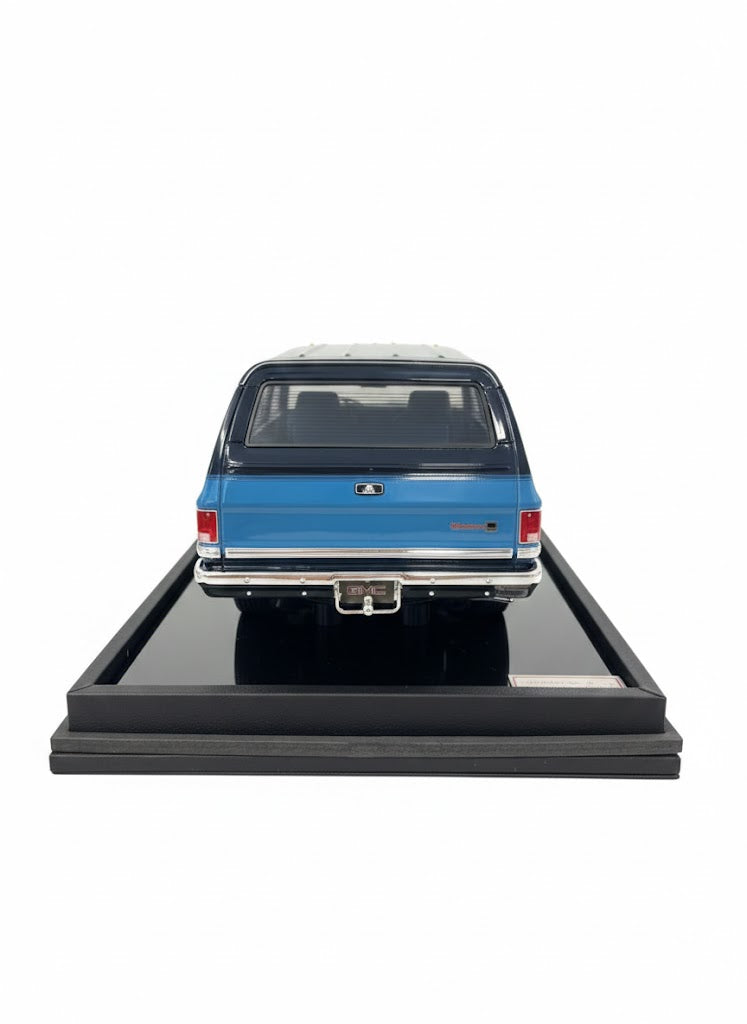 GMC Suburban 2500 (1986) – Old School Models | Resin | Limited to 100 pcs | Navy Blue 1/18