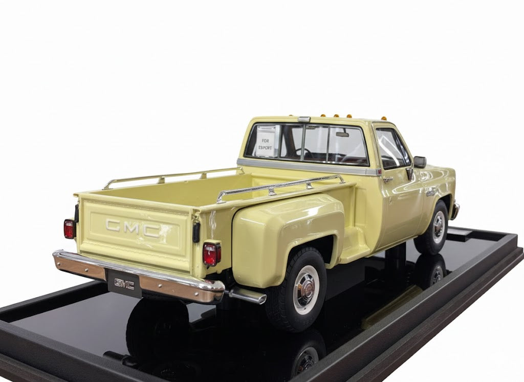 GMC Sierra Classic 3500 (1984) - Desert Yellow - Limited 60 pcs  1/18