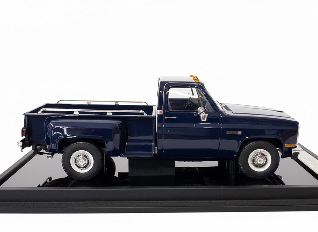 GMC Sierra Classic 3500 (1986) - Dark Blue - Limited 60 pcs 1/18