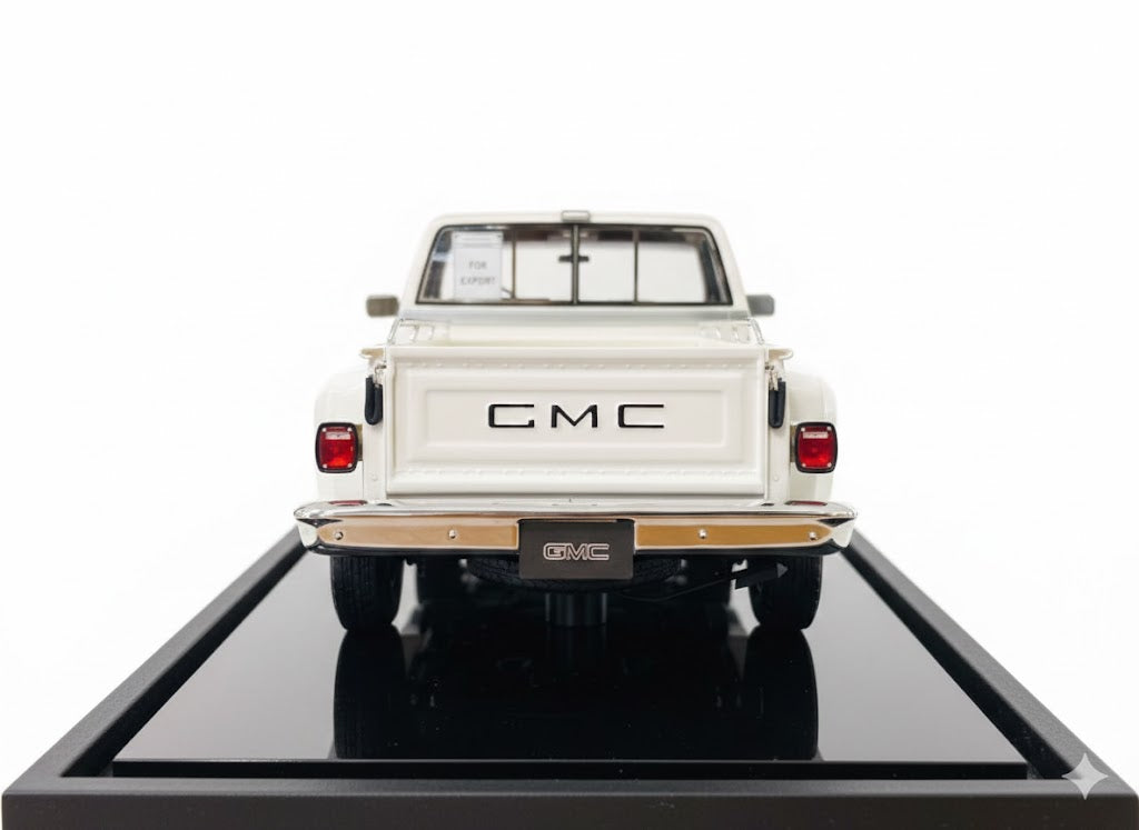 GMC Sierra Classic 3500 (1986) in White, Limited to 60 Pieces 1/18