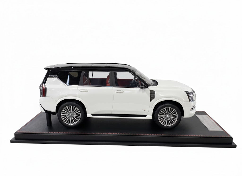 1/18 Resin Diamand Nissan Patrol Y63 Platinum – White / Black – Limited Edition - 75 pcs