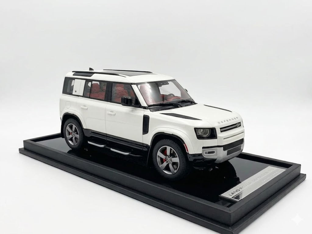 1/18 Resin MotorHelix Land Rover Defender 110 Pearl White Limited 50 pcs