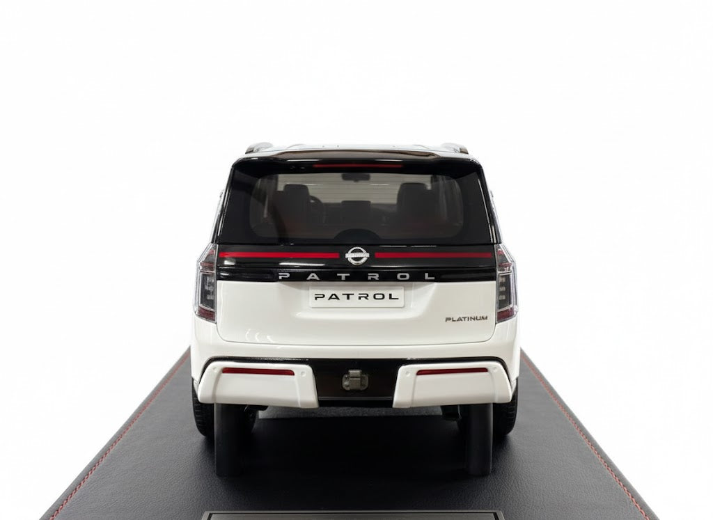1/18 Resin Diamand Nissan Patrol Y63 Platinum – White / Black – Limited Edition - 75 pcs