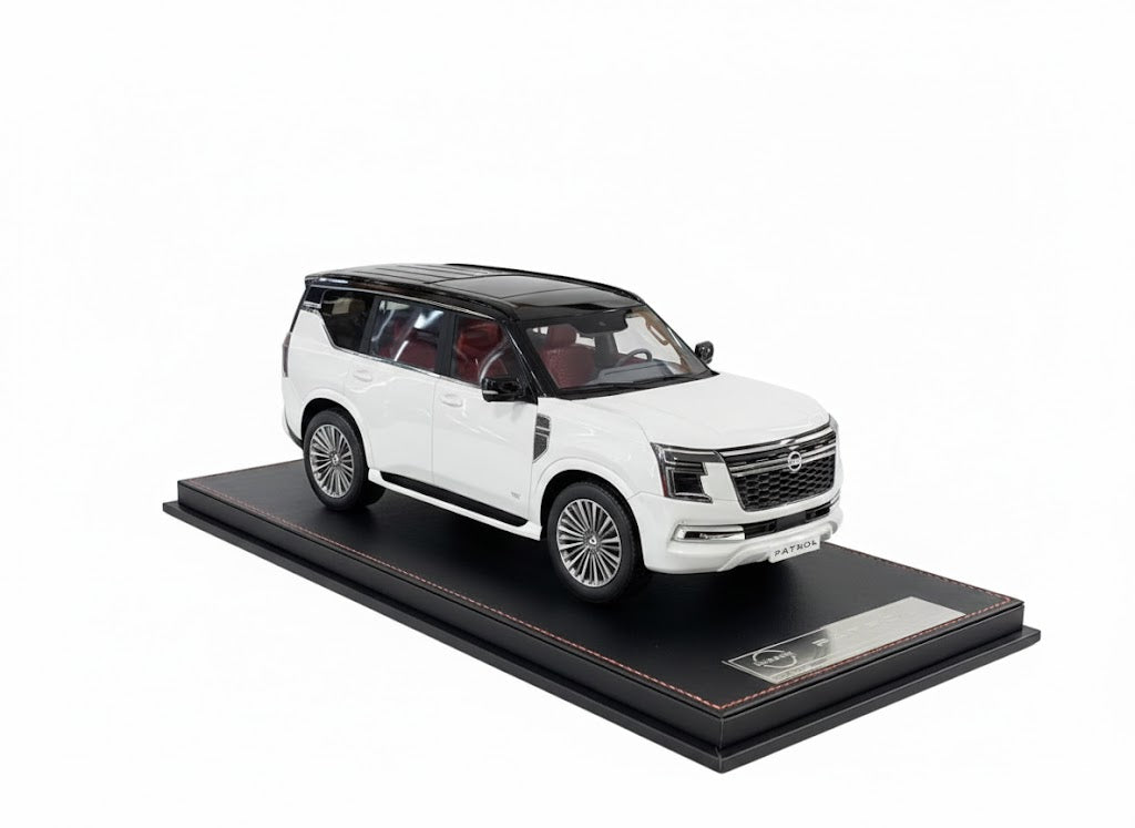 1/18 Resin Diamand Nissan Patrol Y63 Platinum – White / Black – Limited Edition - 75 pcs